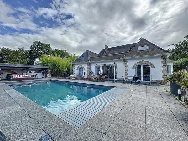 Domaine du Lys-Chantilly. Proche centre, maison Lamorlaye 7 pièce(s) 330 m2