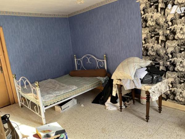 A vendre à AUCHY LES HESDIN, maison avec entrée, salle-salon, trois chambres, garage, jardin