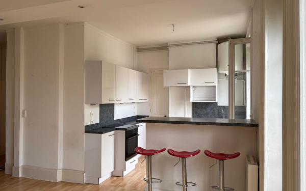 Appartement à vendre    2 pièces • 44 m2 Lyon 7