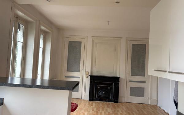 Appartement à vendre    2 pièces • 44 m2 Lyon 7