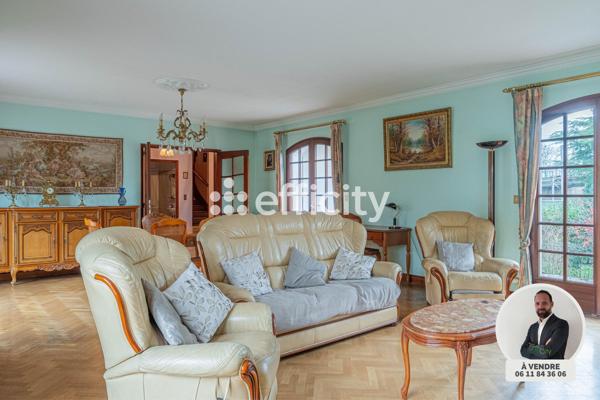 Maison
         6 pièces
        - 265 m² 515 000 €*