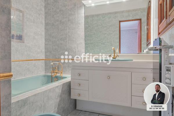 Maison
         6 pièces
        - 265 m² 515 000 €*