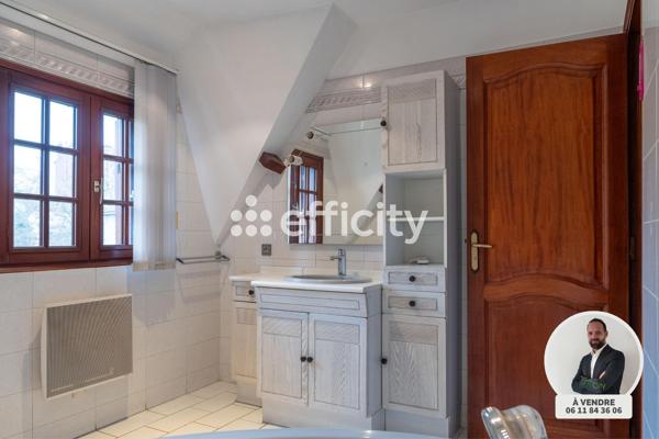 Maison
         6 pièces
        - 265 m² 515 000 €*