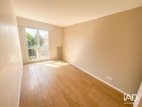 Location appartement 3 pièces 73 m² Versailles
