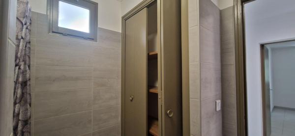 BEL APPARTEMENT AVEC GRAND GARAGE