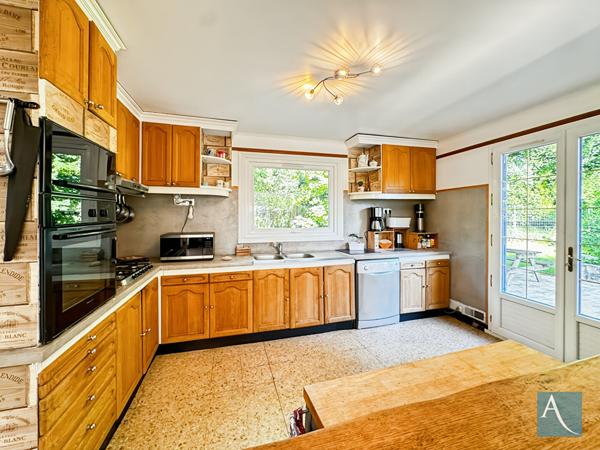 Maison 10pièces - 238 m2 - Terrain 2291 m2 - Saint Chéron 91530