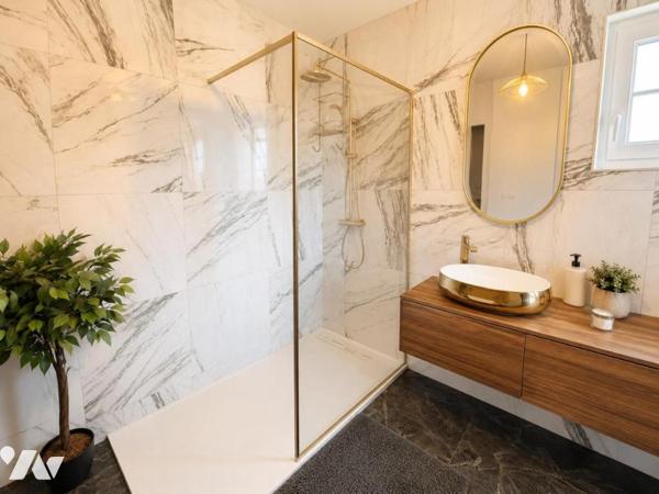 Maison familiale avec beaux volumes et terrain de 807 m²