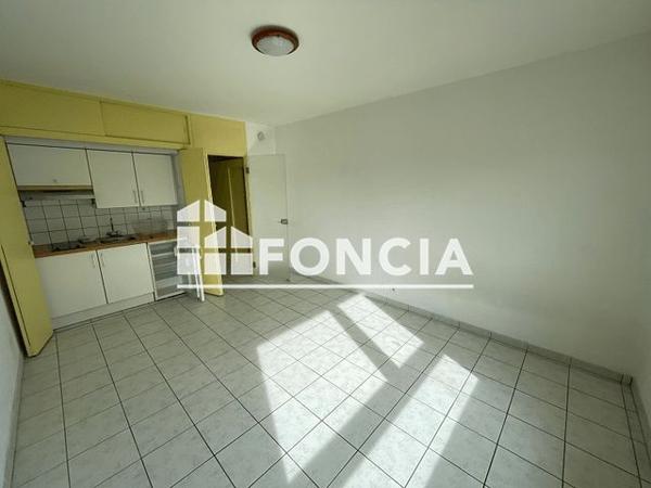 Location Studio 22.5 m² - 15 RUE JACQUINOT Nancy 54000