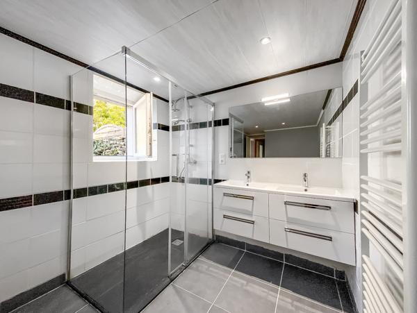 Jolie maison en pierre proche des plages avec grand jardin, puits et dépendance Sarzeau