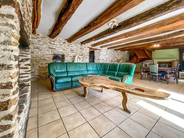Jolie maison en pierre proche des plages avec grand jardin, puits et dépendance Sarzeau