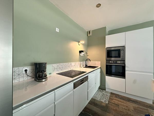 Appartement T4 de 90m² proche place du commando