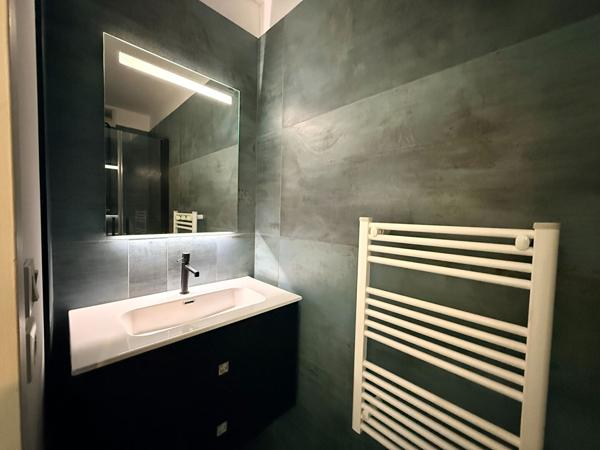 Appartement T4 de 90m² proche place du commando