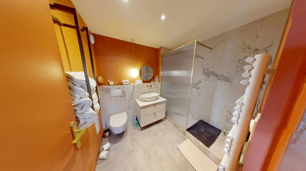 TOULOUSE L'ORMEAU TRES BEL APPARTEMENT DE 83 M2 AVEC BALCON CAVE ET PARKINGS.