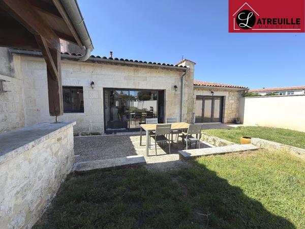 Maison – PONS – MAISON EN PIERRES DE CARACTÈRE (181 m²) – 6 PIÈCES
