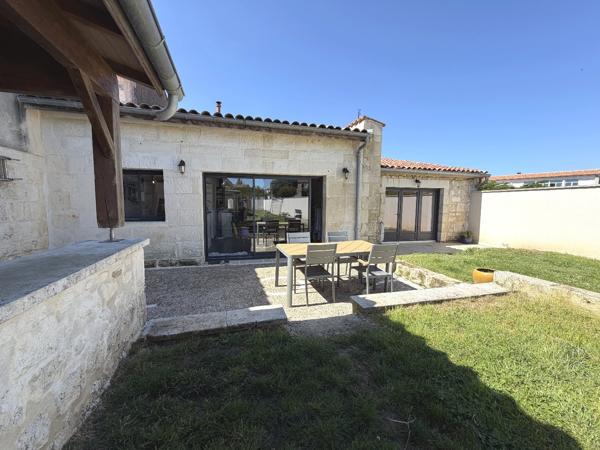 Maison – PONS – MAISON EN PIERRES DE CARACTÈRE (181 m²) – 6 PIÈCES