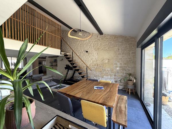 Maison – PONS – MAISON EN PIERRES DE CARACTÈRE (181 m²) – 6 PIÈCES