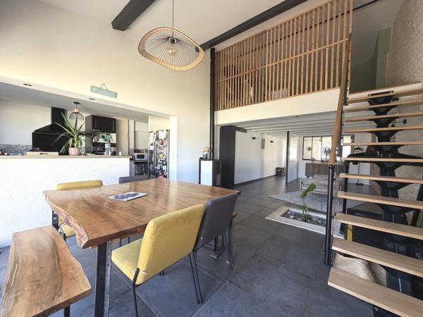 Maison – PONS – MAISON EN PIERRES DE CARACTÈRE (181 m²) – 6 PIÈCES