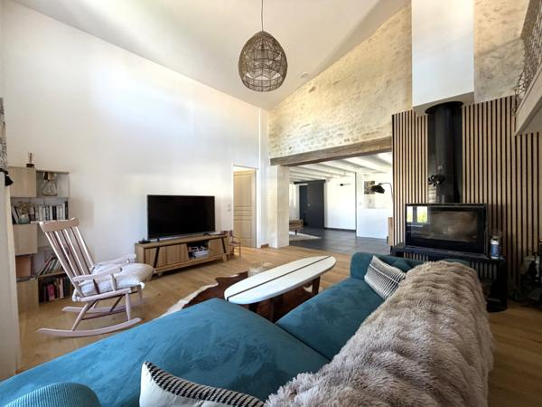 Maison – PONS – MAISON EN PIERRES DE CARACTÈRE (181 m²) – 6 PIÈCES