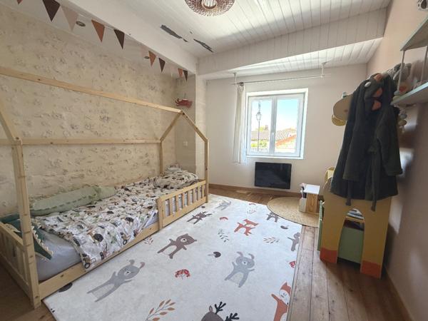 Maison – PONS – MAISON EN PIERRES DE CARACTÈRE (181 m²) – 6 PIÈCES
