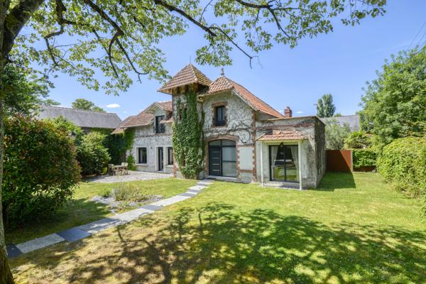 Maison
                                                                                                                                                                                                                                                                                                                        8 pièce(s)                                                                                                                                                                                                          5 chambre(s)                                                                                                                                                                                                          267  m²