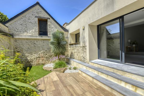 Maison
                                                                                                                                                                                                                                                                                                                        8 pièce(s)                                                                                                                                                                                                          5 chambre(s)                                                                                                                                                                                                          267  m²