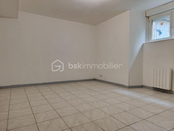 Immeuble de 160,99 m²