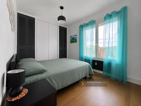Vente                                                      Appartement
                        
                     3 pièces                      59 m2                     à Saint-Jean-de-Monts