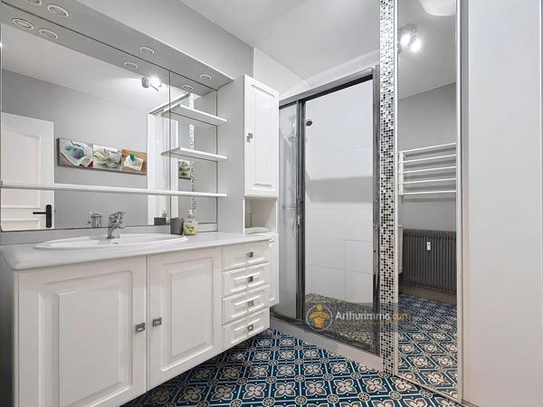 Vente                                                      Appartement
                        
                     3 pièces                      59 m2                     à Saint-Jean-de-Monts