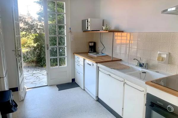 Maison individuelle d'environ 100 m2 avec jardin de 550 m2,
