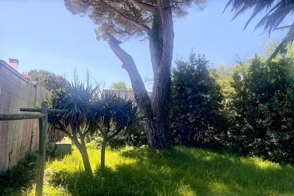 Maison individuelle d'environ 100 m2 avec jardin de 550 m2,