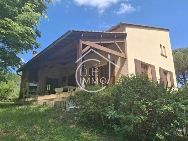 LEMBRAS : Superbe maison de 220m² avec vue sur étang