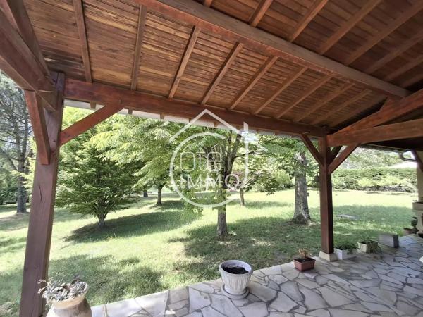 LEMBRAS : Superbe maison de 220m² avec vue sur étang