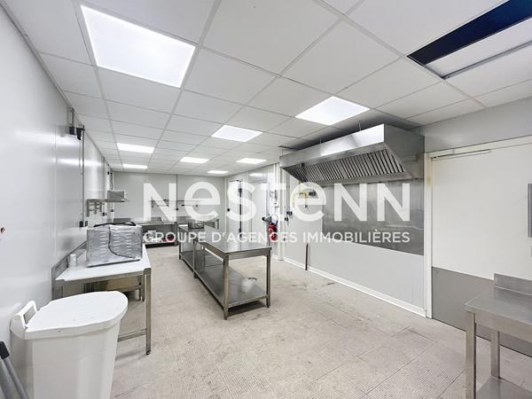 Immeuble Mixte Bureaux/stockage Idéal Investisseur 52k€ net annuel