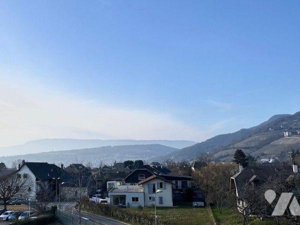 Appartement à Vendre à Saint-Alban-Leysse 

Nous vous proposons à la vente cet appartement de...