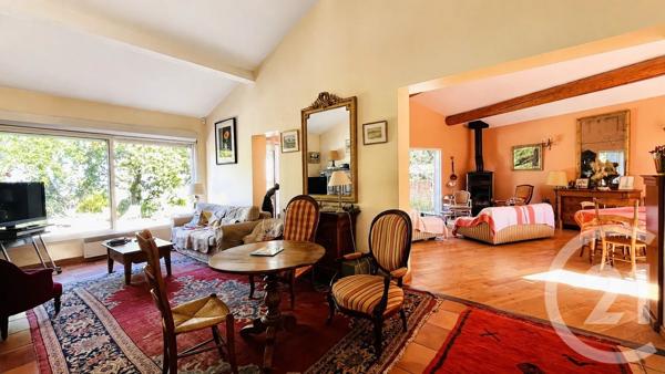Maison à vendre  8 pièces - 200 m 2   VAUVERT  - 30