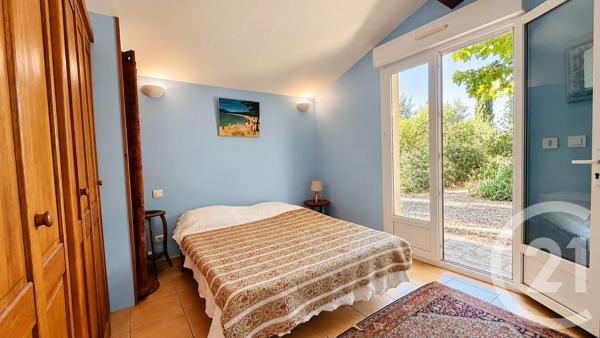 Maison à vendre  8 pièces - 200 m 2   VAUVERT  - 30