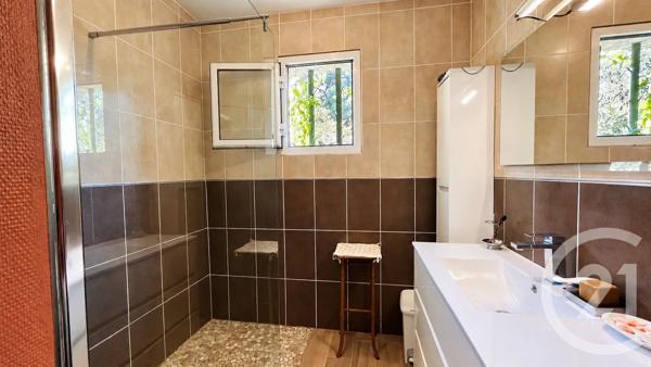 Maison à vendre  8 pièces - 200 m 2   VAUVERT  - 30