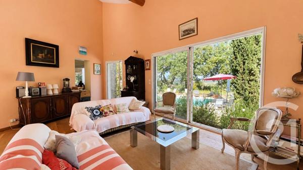 Maison à vendre  8 pièces - 200 m 2   VAUVERT  - 30