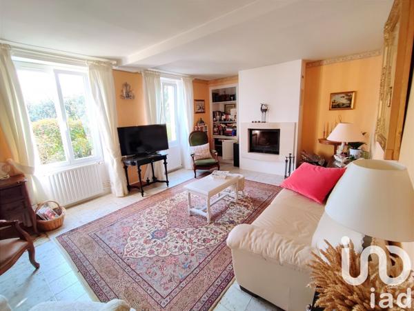 Maison rustique 4 pièces de 89 m² à Dampierre-sous-Bouhy (58310)