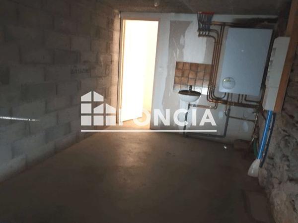 Location Maison 5 pièces 130 m² - 31 RUE DE LA FONTAINE La Cote Saint Andre 38260