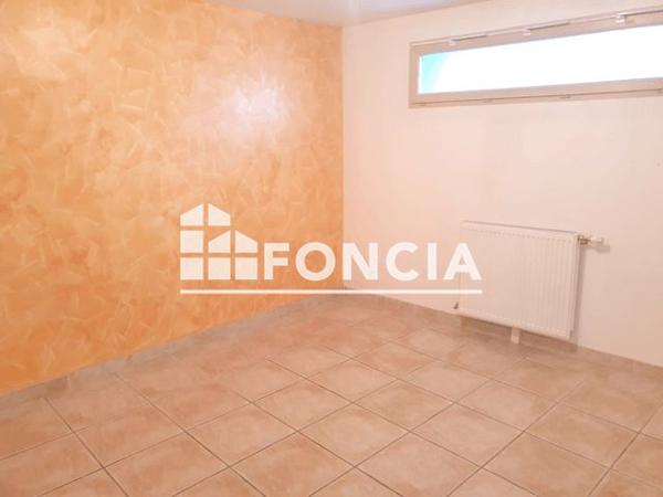 Location Maison 5 pièces 130 m² - 31 RUE DE LA FONTAINE La Cote Saint Andre 38260