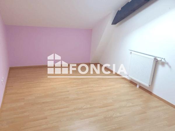 Location Maison 5 pièces 130 m² - 31 RUE DE LA FONTAINE La Cote Saint Andre 38260