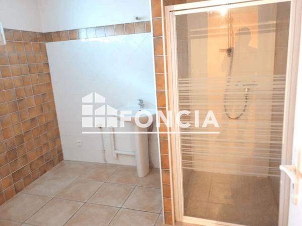 Location Maison 5 pièces 130 m² - 31 RUE DE LA FONTAINE La Cote Saint Andre 38260