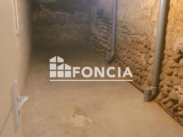 Location Maison 5 pièces 130 m² - 31 RUE DE LA FONTAINE La Cote Saint Andre 38260