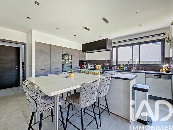 Maison à vendre 6 pièces 160 m² Cluses