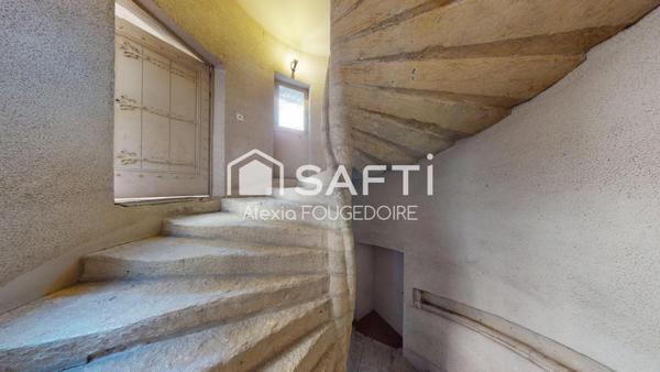 APPARTEMENT ATYPIQUE POUTRE ET PIERRE APPARENTE TYPE 2