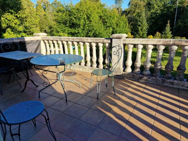 Dpt Vosges (88), à vendre proche de CONTREXEVILLE immeuble de 5 APPARTEMENTS accès PARC THERMAL