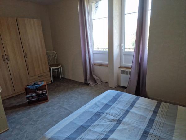 Dpt Vosges (88), à vendre proche de CONTREXEVILLE immeuble de 5 APPARTEMENTS accès PARC THERMAL