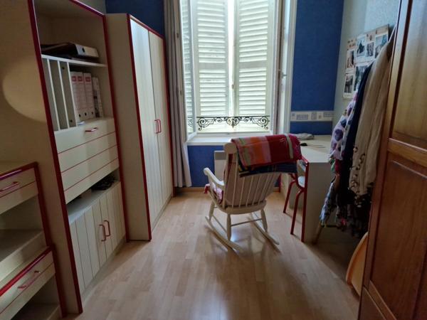 Dpt Vosges (88), à vendre proche de CONTREXEVILLE immeuble de 5 APPARTEMENTS accès PARC THERMAL