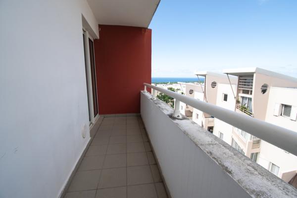 Studio nu avec balcon à louer de 23.45 m² secteur Sainte-Clotilde